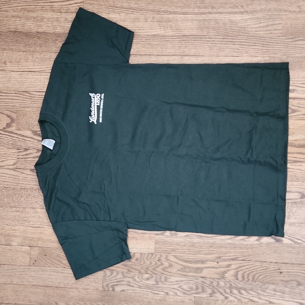 Landmark 1850 T shirt Milwaukee's oldest tavern Size unisex M Dark Green NEW!!